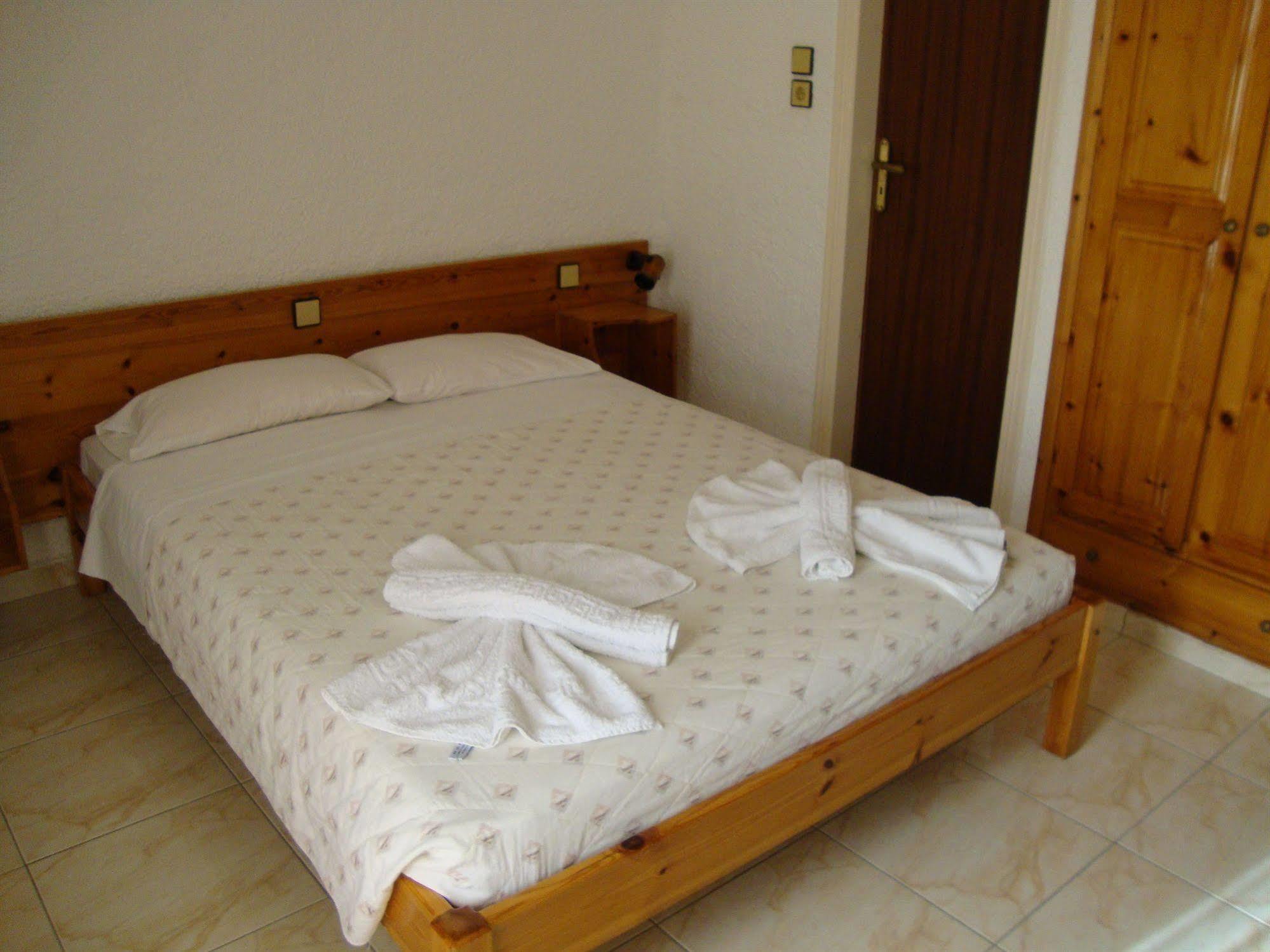 Lefka Hotel Kolymbari Exterior photo